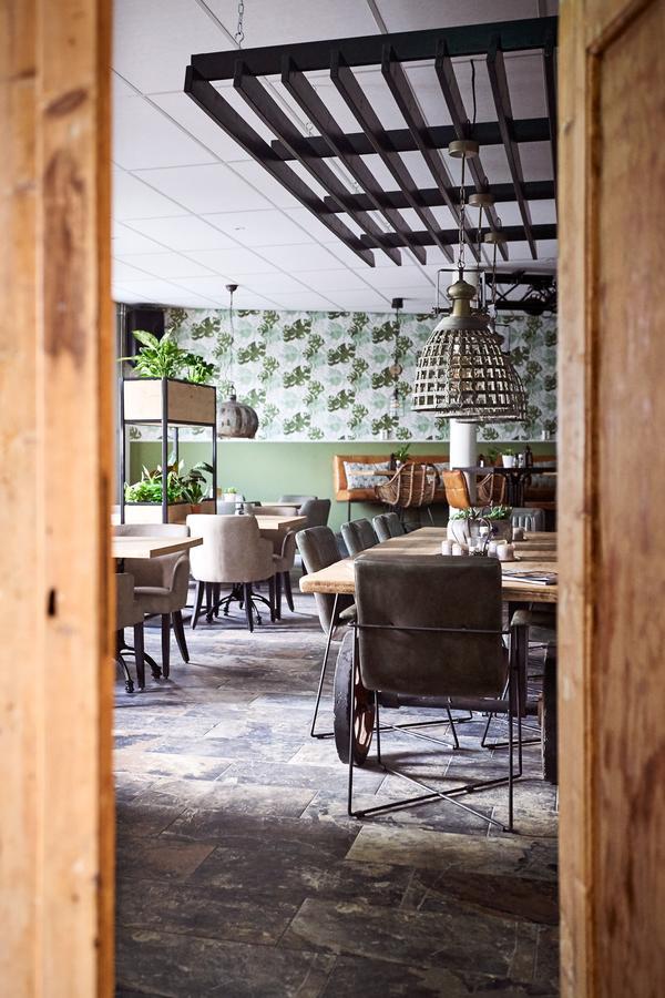 Hotel-Restaurant "Lely" Oude-Tonge Exterior photo